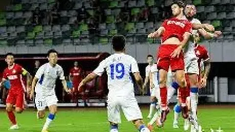 “2025英雄联盟夏赛季赛程公布在即，夏日电竞热潮即将来袭！”