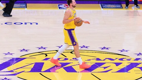 科爾實行13人輪流上陣：防守加強或難保82場全勤